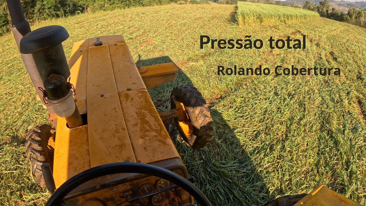 Passando rolo faca na cobertura (Valmet 68)