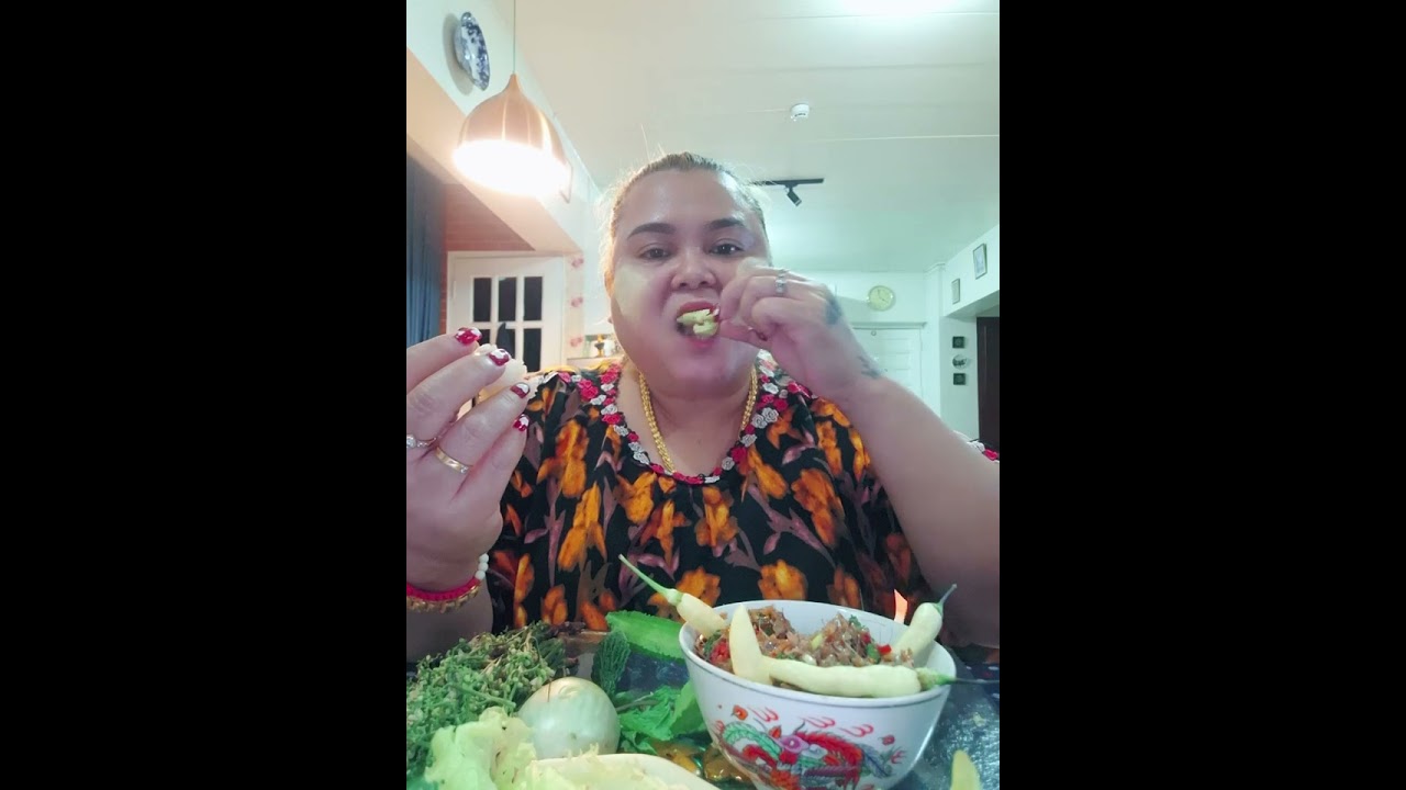 มาเด้อ มากินตำกุ้งฝอยใส่ผักแพรเเซ่บขนาดเลย
