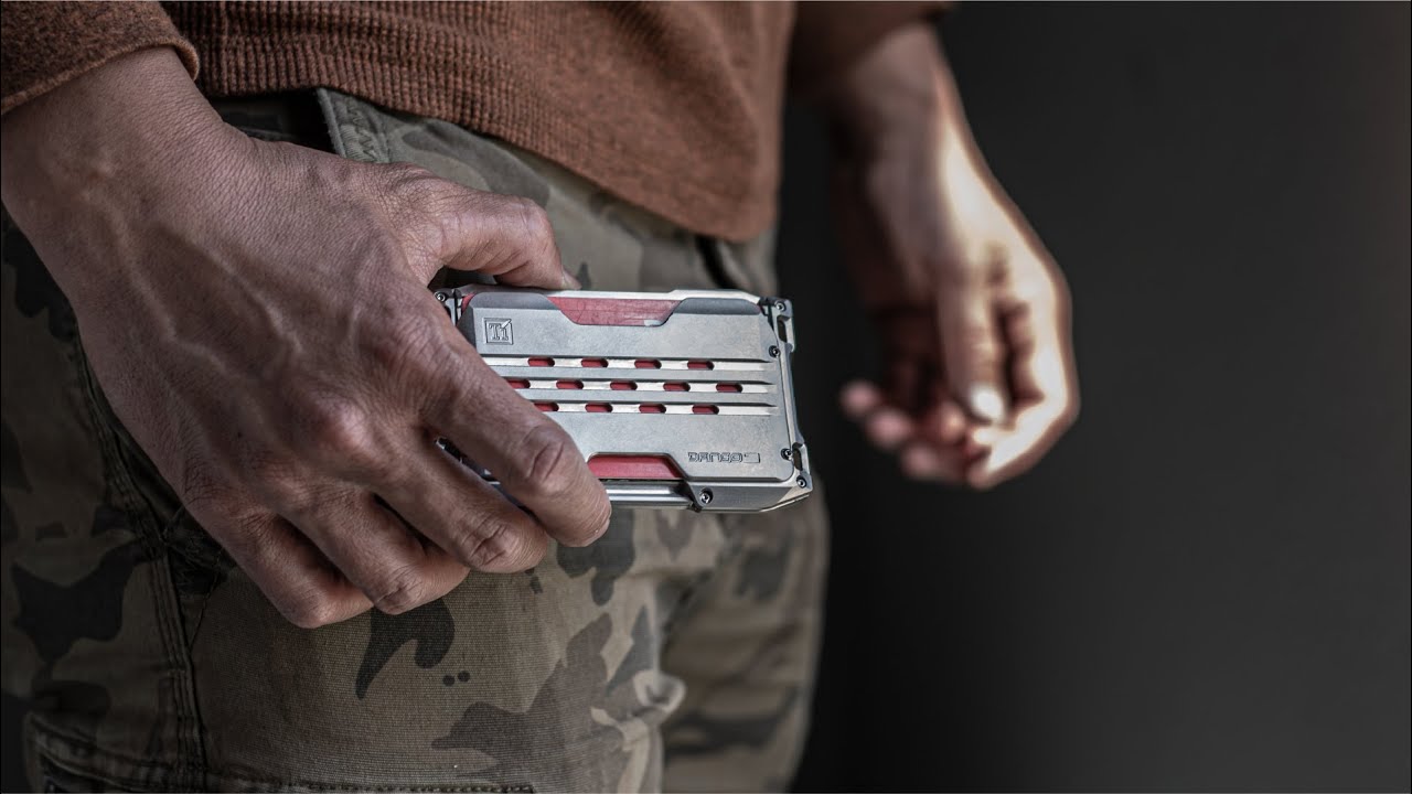 Dango Products: A10 ADAPT TITANIUM WALLET