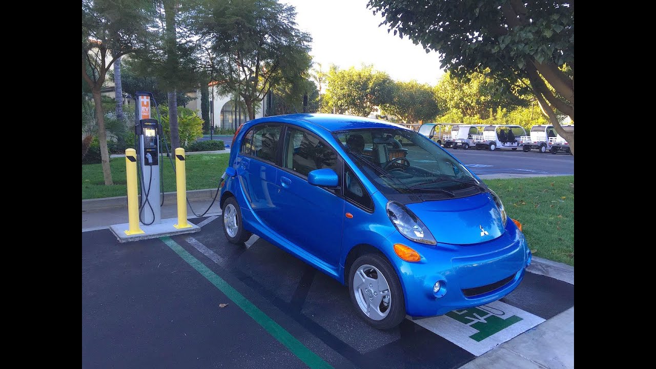 2014 Mitsubishi i-MiEV | Charging | CarNichiWa.com