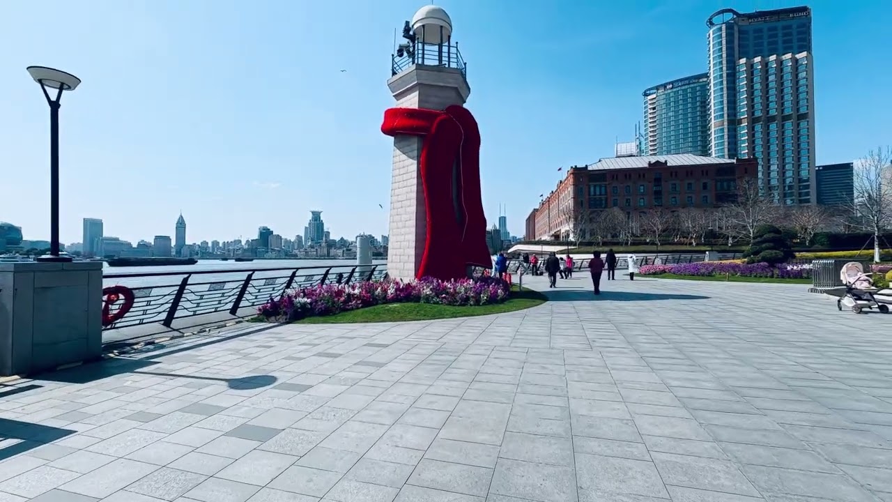 行走在北外滩 Walking along the North Bund