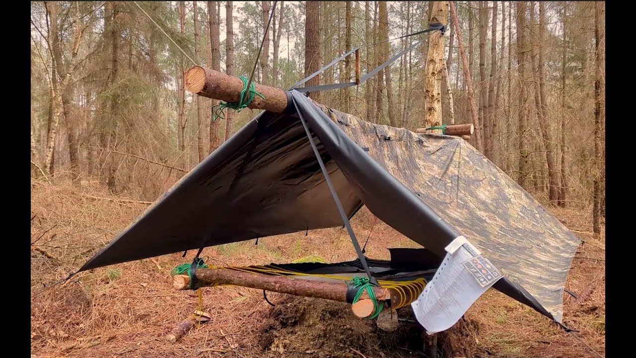 Lit flottant ou suspendu (échec et réussite) / bushcraft floating bed (failure and success)