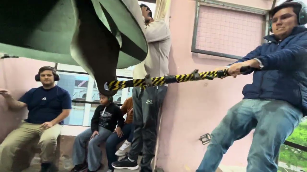 Repique de campanas del jueves 13/11 en la catedral de Salta, Argentina 