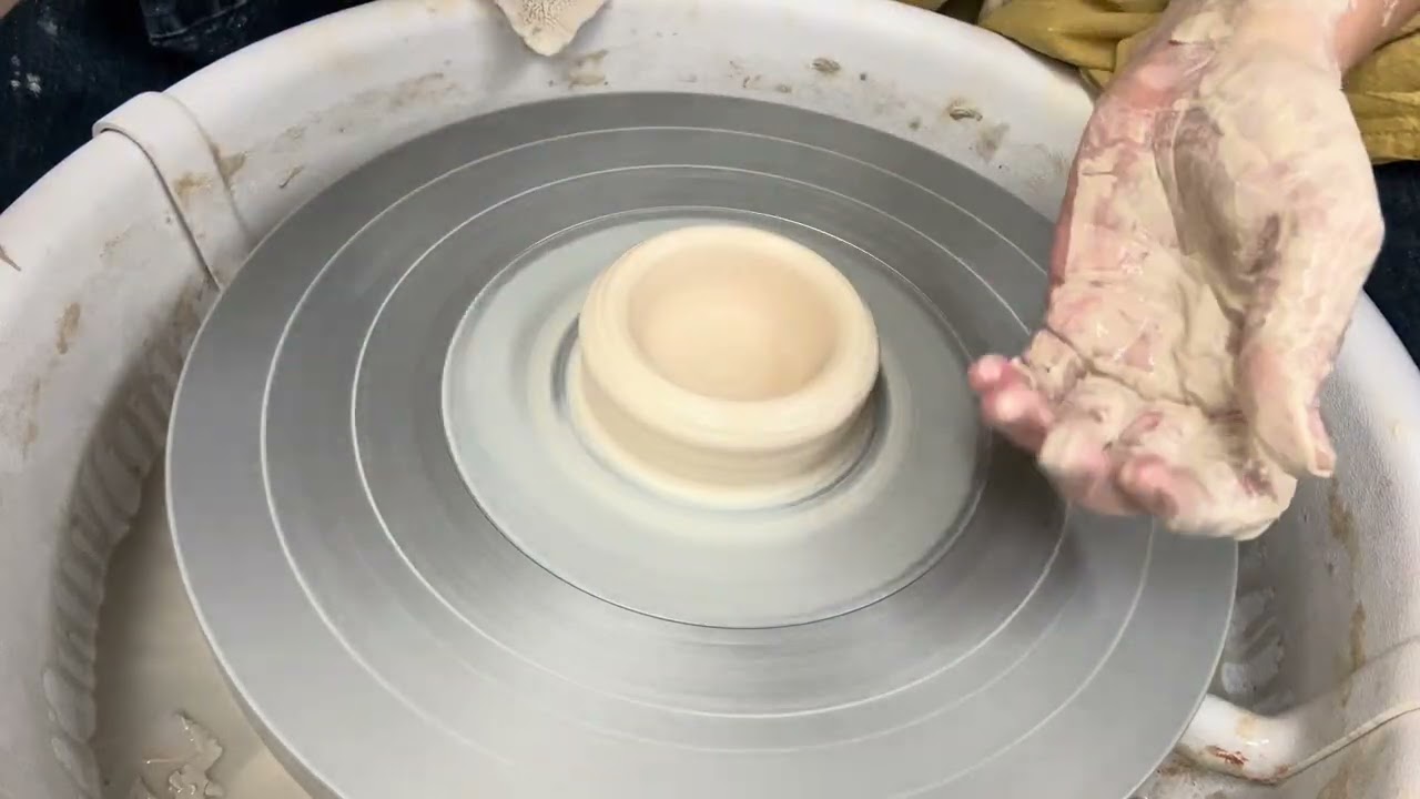 how to wheel throw a cylinder 