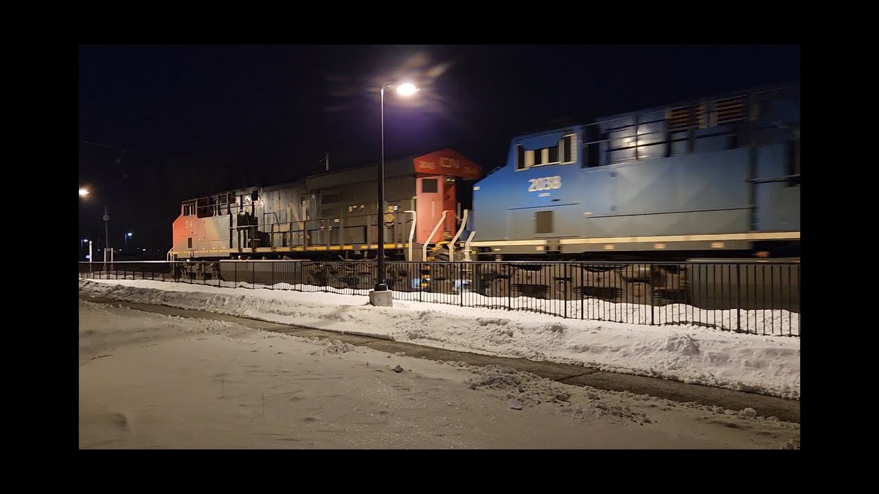 Mystery Blue Engine 2058 on Grain Train +DPU On the Rear Southbound! #railfanning