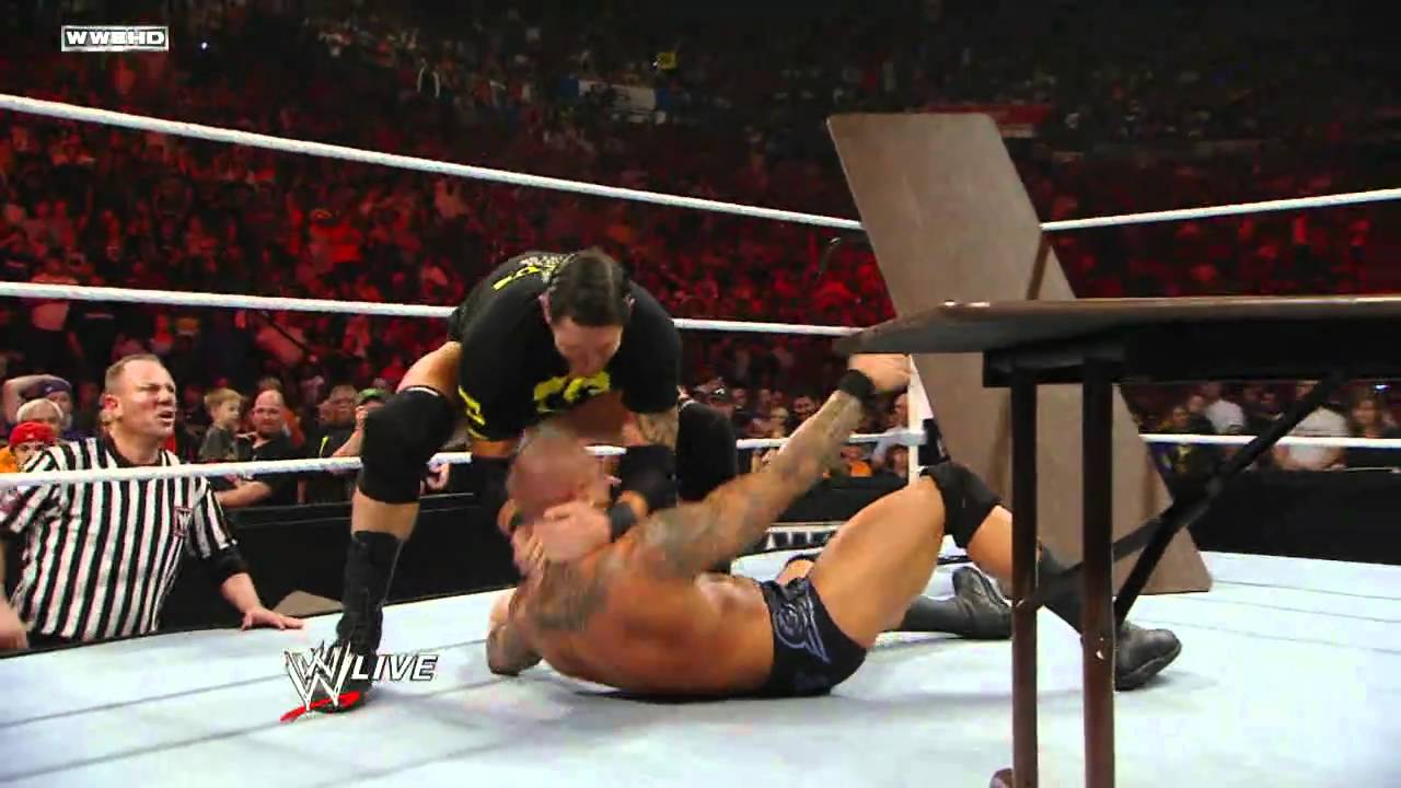 Raw: Джон Сина против Рэнди Ортона — Tables Match