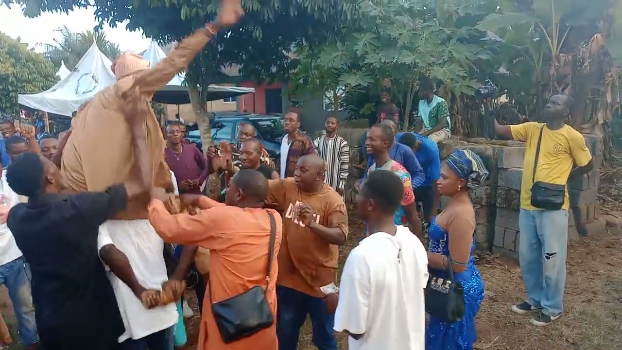Ghana Man life performance Orogho Community. Pls subscribe to my YouTube channel 🙏 Share Comment 🙏 
