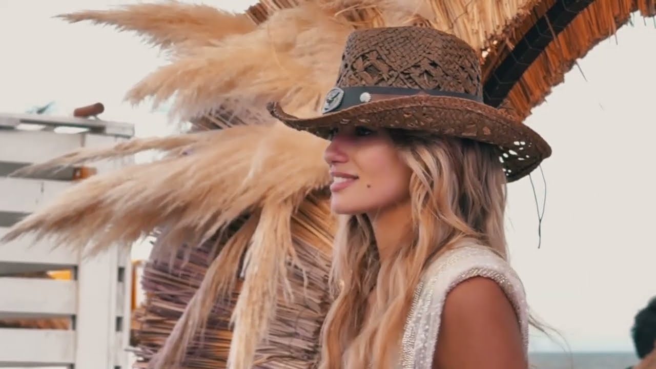 MERCEDES BENZ BEACH CLUB 2026, Camiones, servicios, moda y el presente de la marca