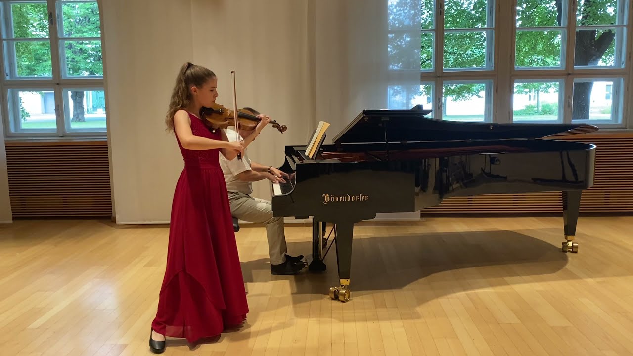 Nina Sofie - Sibelius Violin Concerto in D minor / 3rd movement (2021)