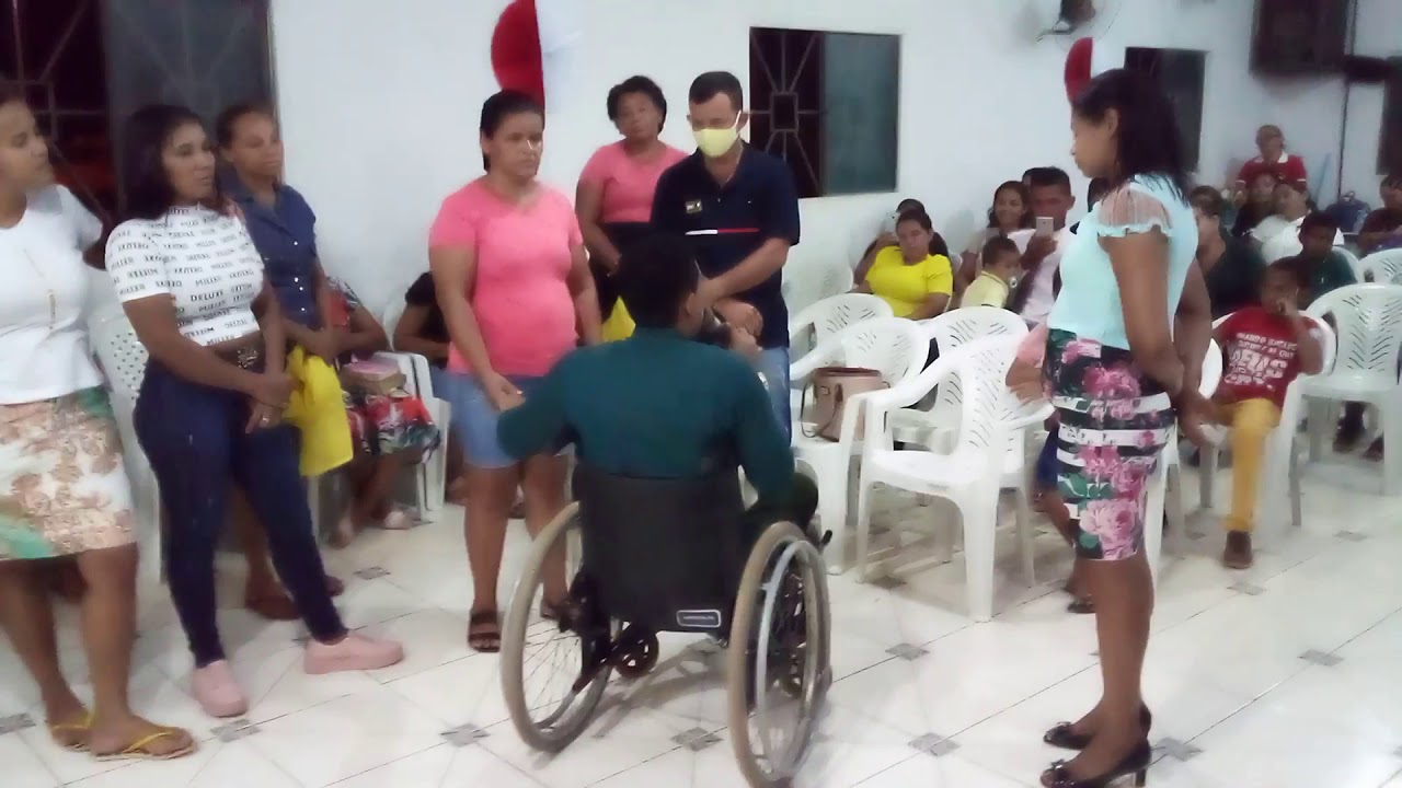 noite de salvação de alma cantor Rafael Lima ganhando almas para Jesus no Poder de Deus