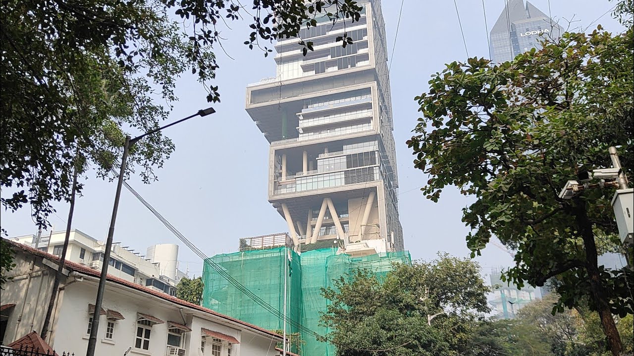 Mukesh Ambani ka antilia house Mumbai ma like and subscribe me 😯#vlog 