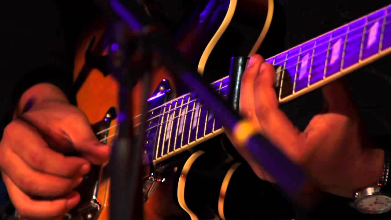 Carla Morrison - Paloma Negra (Show Tecate 22-12-2012)