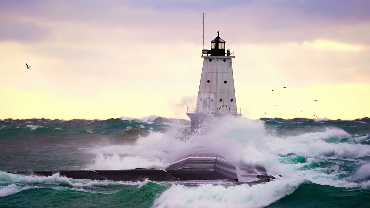 Ludington, MI Gales and Huge Waves 12-6-21