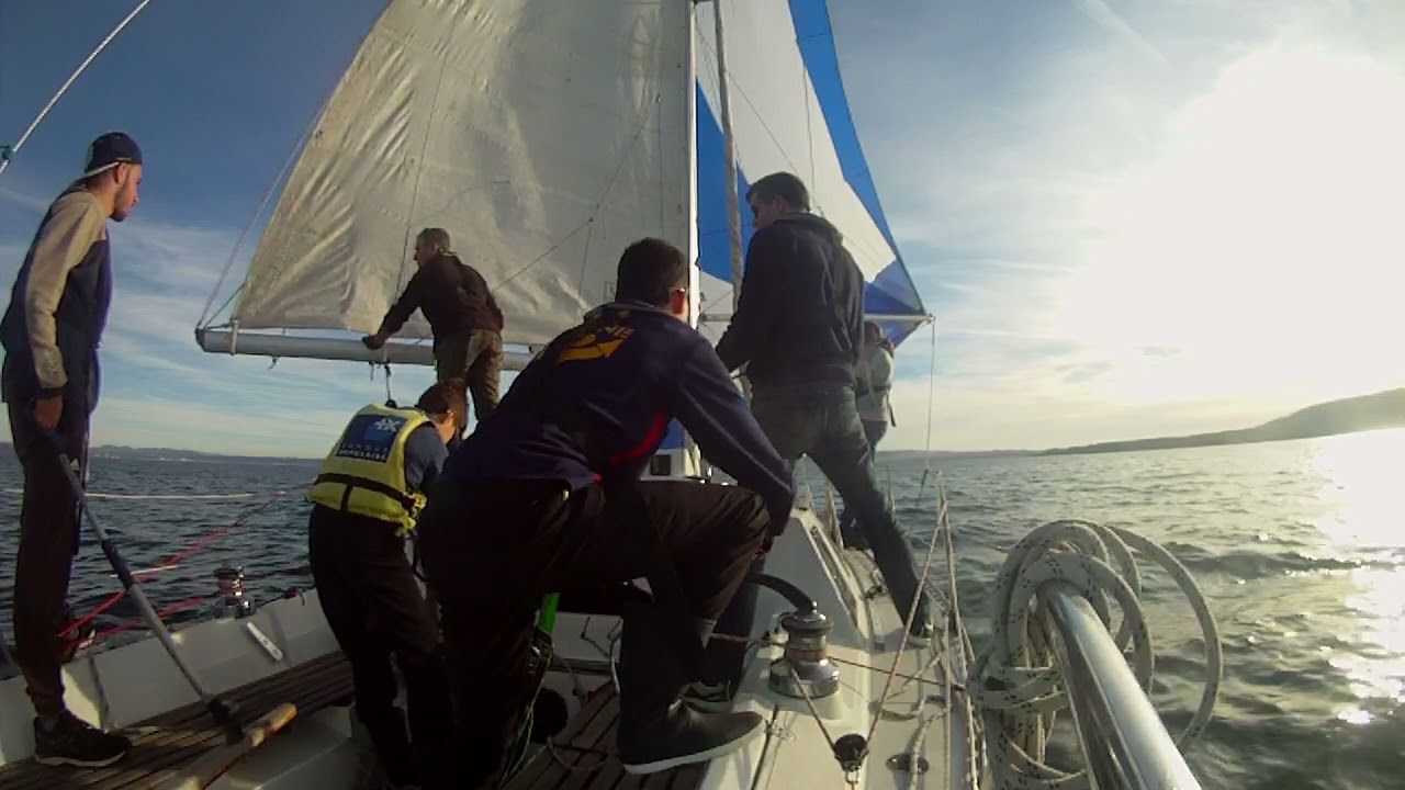 Empannages sous spi sur Gib'Sea 92 Flip2 à Nautic Club Miramas, Etang de Berre le 30.12.2021