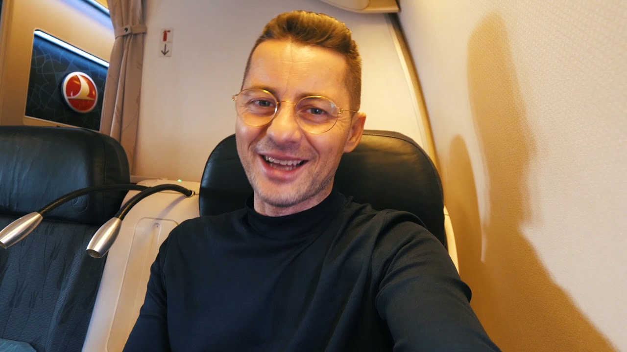 CUM TREC 12 ORE IN AVION SPRE AMERICA