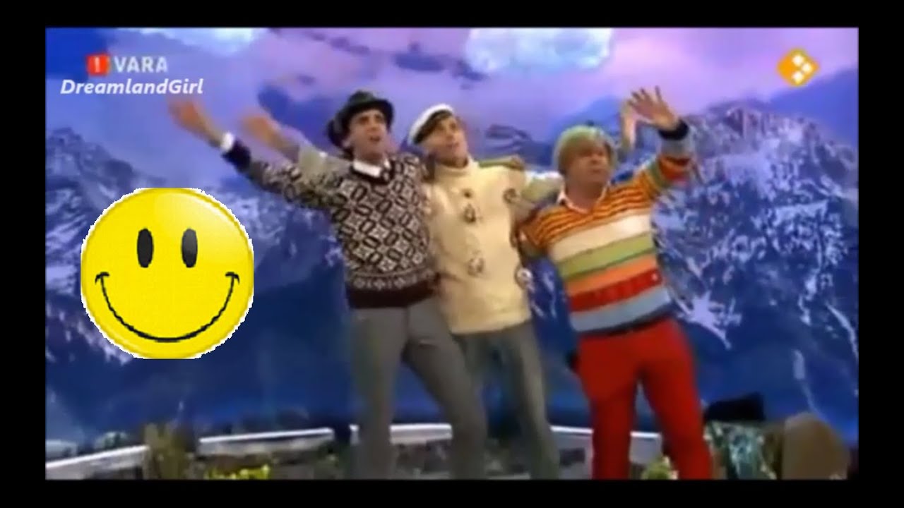 MIKA & Paul - DRESSING CODE + CRAZY CHRISTMAS MEDLEY (Funny moment | Eng Sub)