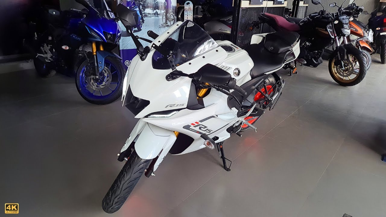 2023 Yamaha R15 V4 New White Colour With New Updates ~ On Road Price I Mileage I Exhaust Sound