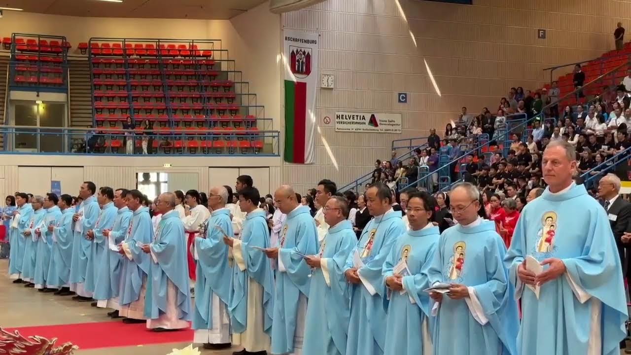 Dâng Hoa Kính Đức Mẹ Và Thánh Lễ Bế Mạc Đại Hội