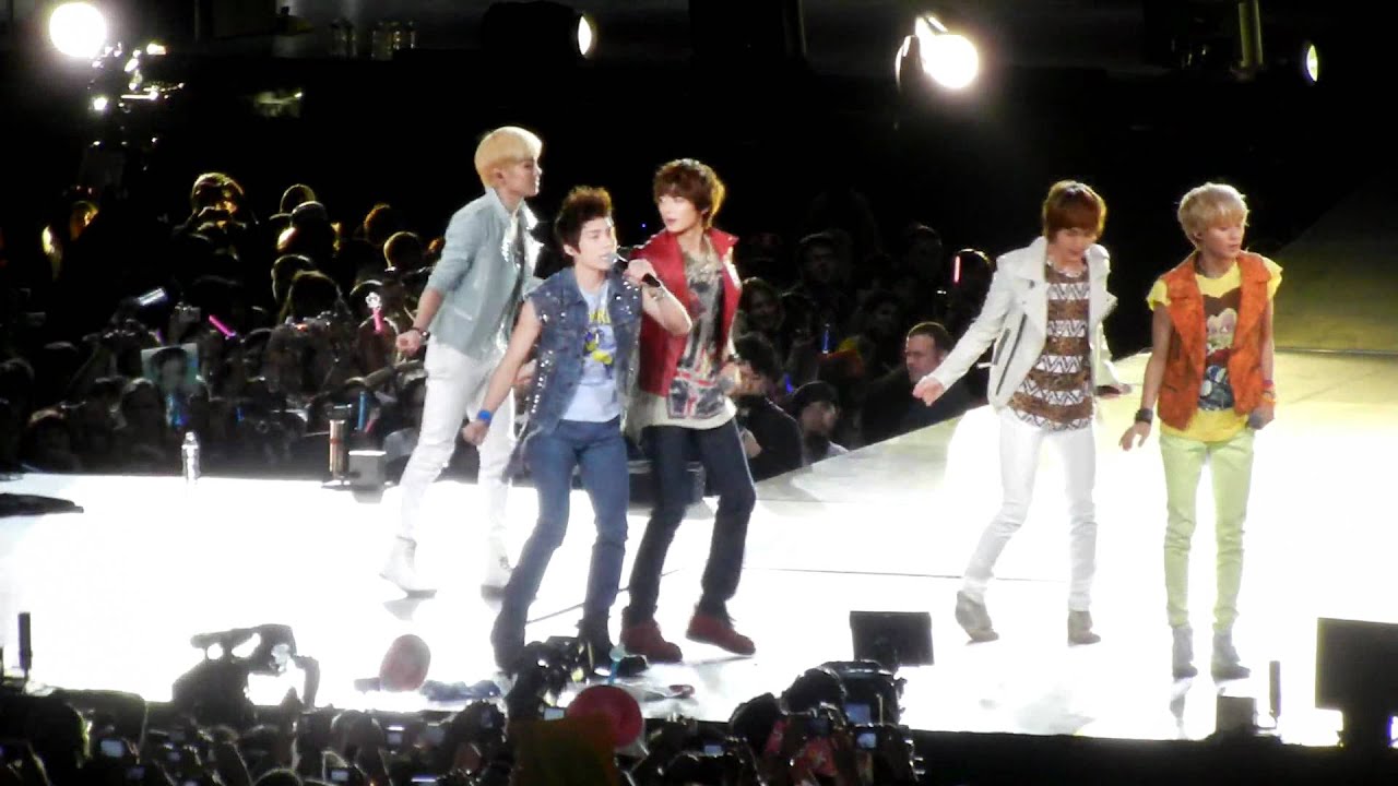 SMTown NYC 2011: SHINee - Noona Neomu Yeppeo (Replay)