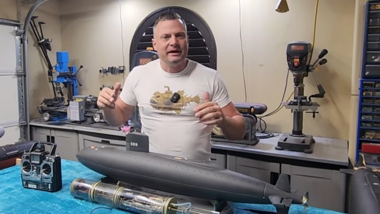 The RCSubGuy Reviews an New School and Old School USS Albacore RC submarine model