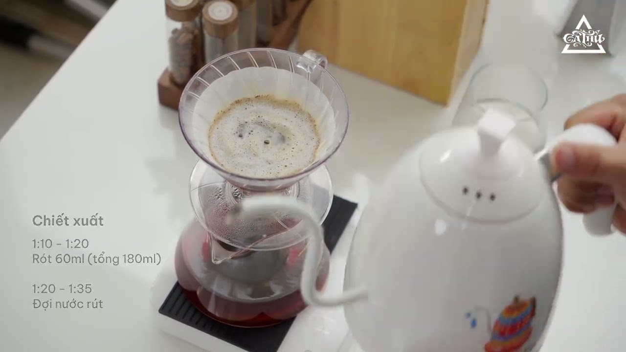 Cà Thủ pha Pourover - Cách chiết xuất cà Arabica Việt Nam của Cà Thủ.