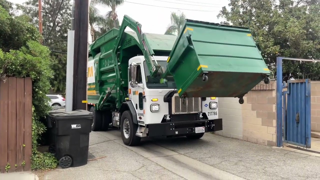 217786 Waste Management Peterblit 520 Amrep FL