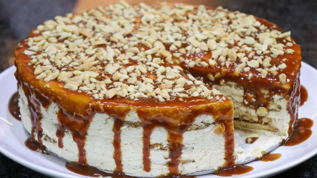 Bolo de Bolacha com Cobertura de Caramelo e Amendoim