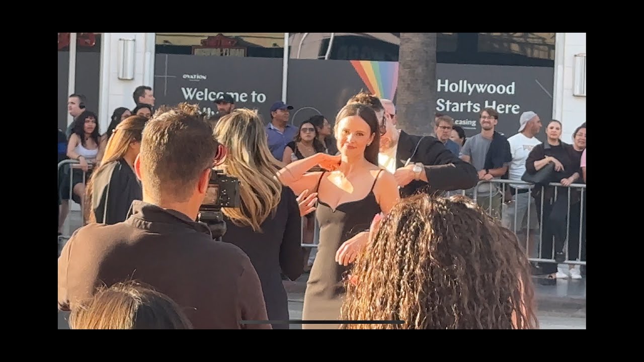 Sarah Ramos attends the premiere of The Bear