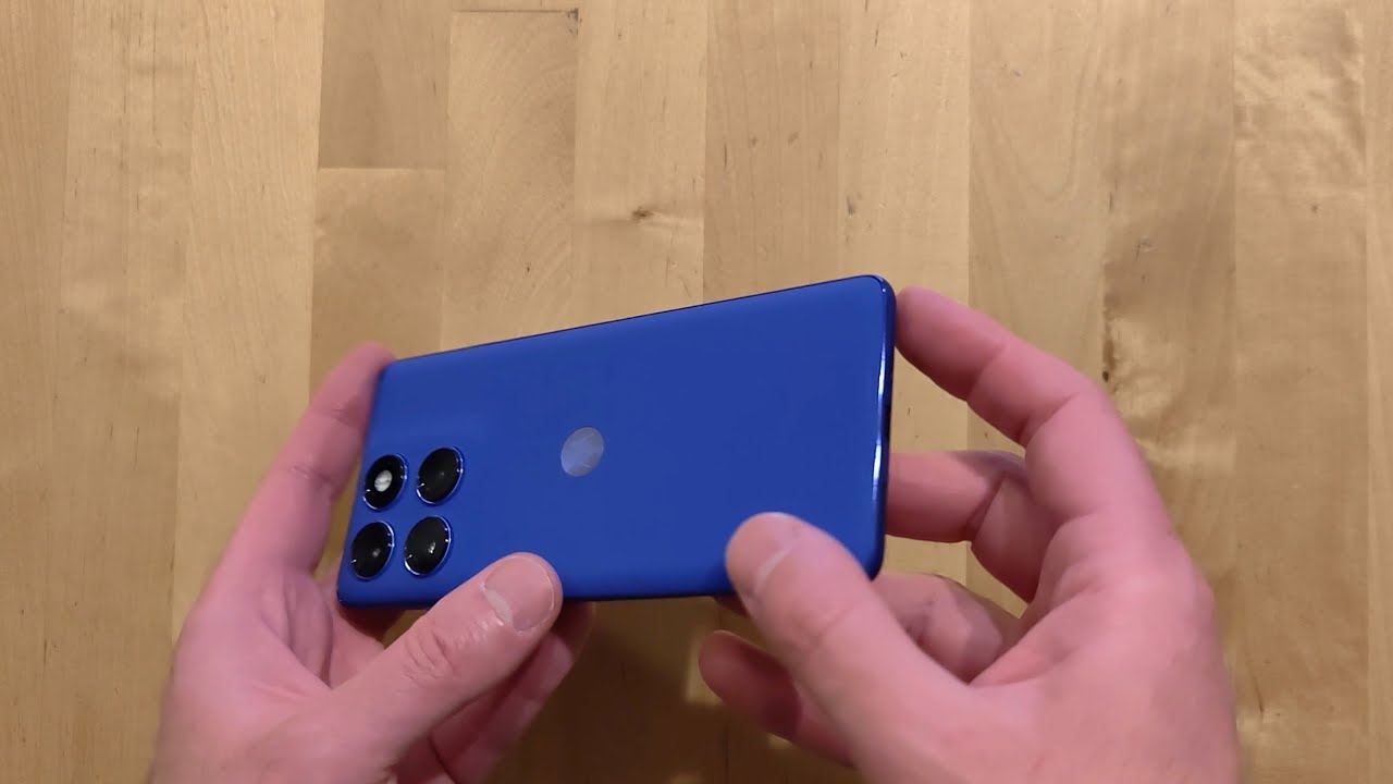 Motorola Edge 60 Pro,  październik 2025