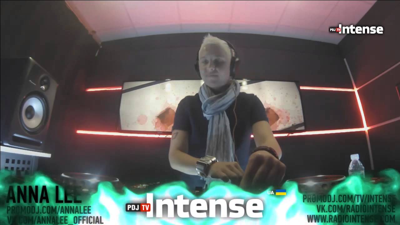 Anna Lee - Live @ Radio Intense 29.10.2014