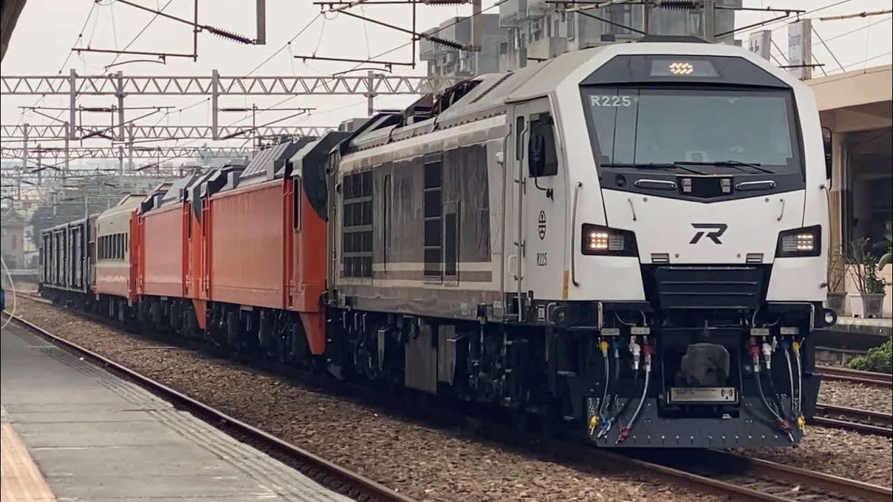 三機貨列！7202次岡山出站，R200獨特IGBT-VVVF！2026.01.26｜#台鐵#魚尾鈑#貨列#r200#e500
