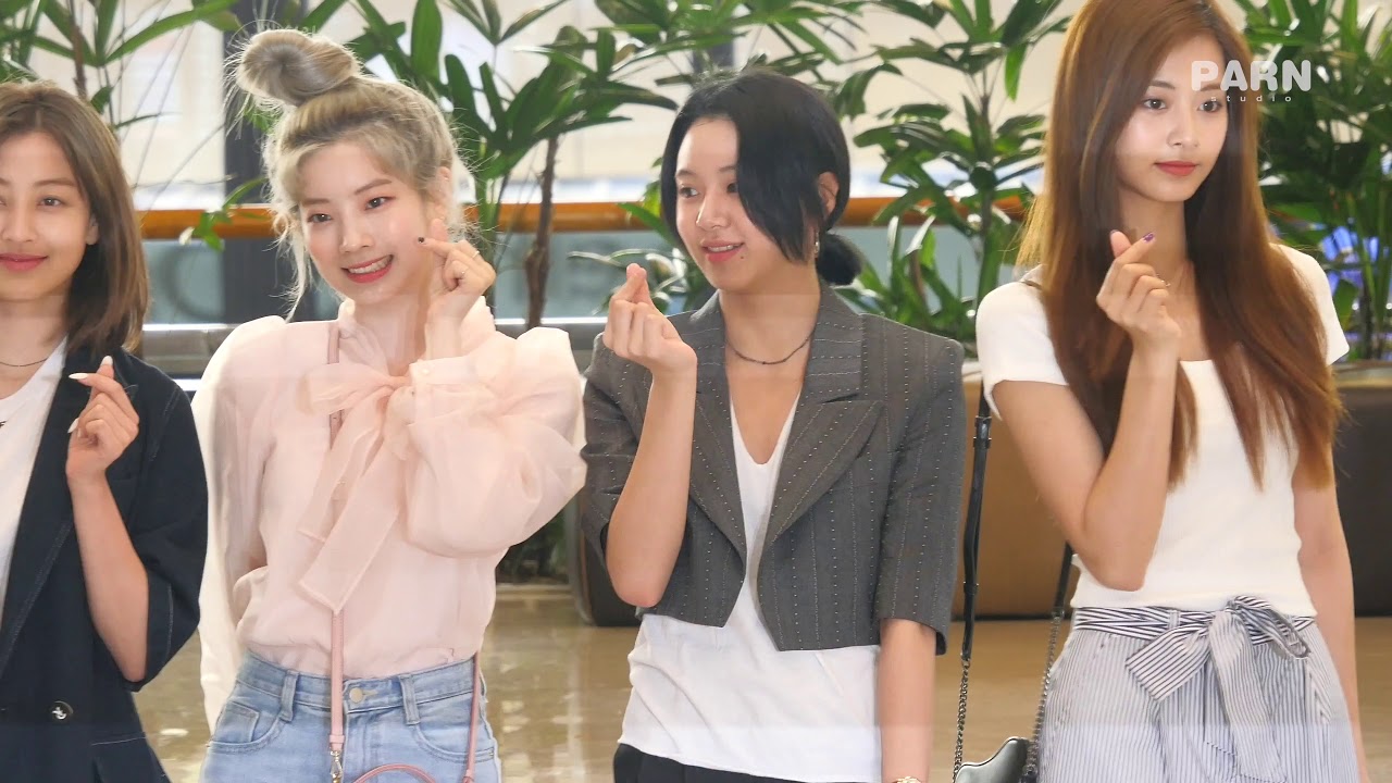 1900518  트와이스(TWICE)  KCON(JPN) 김포공항 출국