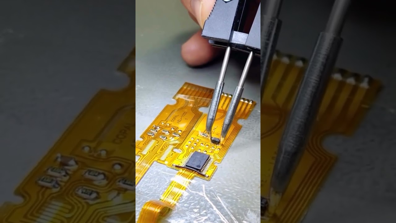 Двойной паяльник для smd компонентов, очень удобная тема 🤩