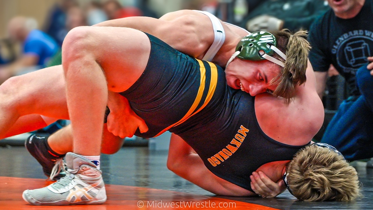 190 – Sasha Boulton {G} of Glenbard West IL vs. Wyatt Newman {R} of Mukwonago WI
