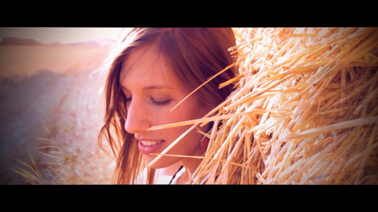Anaïs Vila | Temptant la sort [Oficial] | Entre els dits
