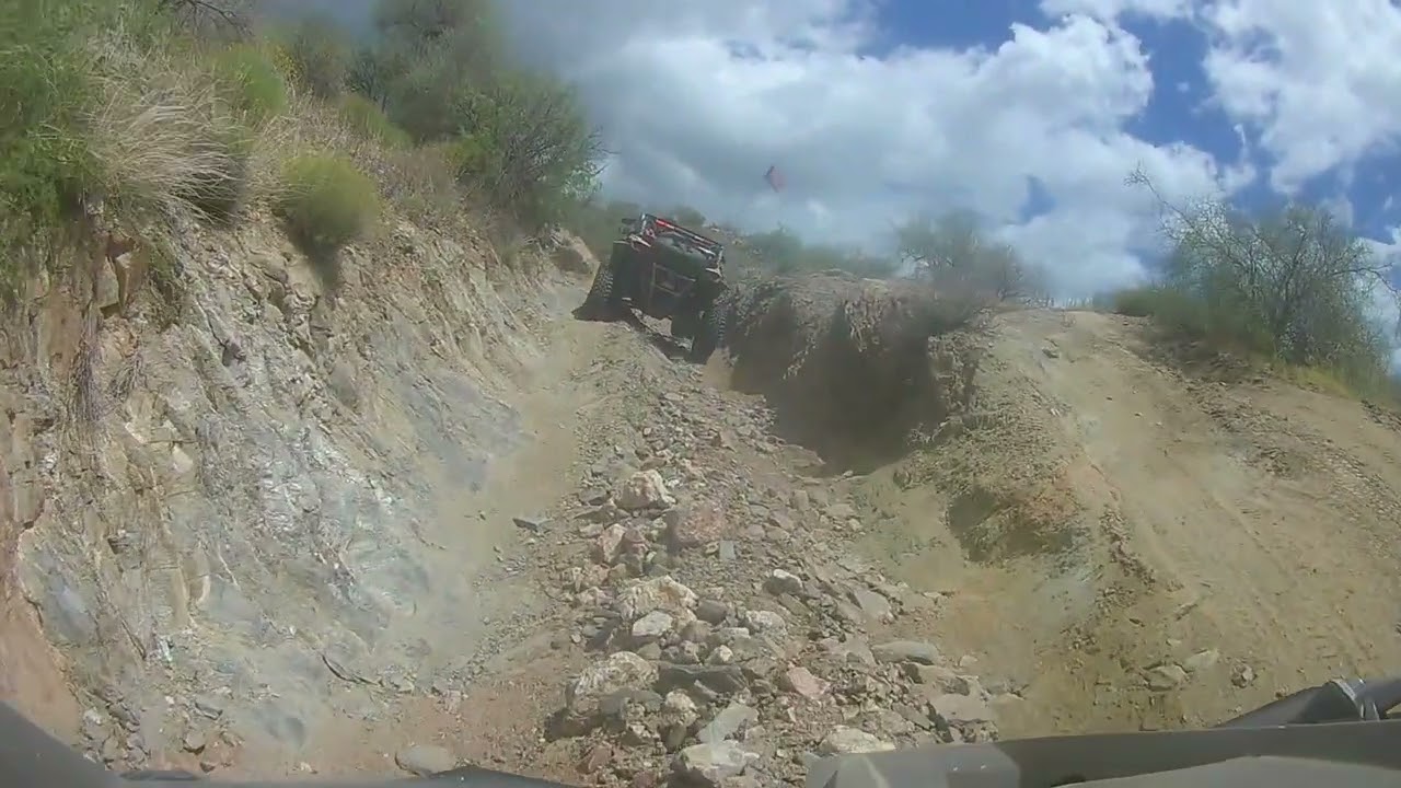 2024 Yamaha YXZ1000r SS XT-R doing KRX Shit.