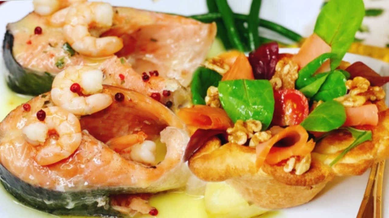 SALMÓN EN SALSA DE CAVA Y ENSALADA DE SALMÓN EN TULIPA