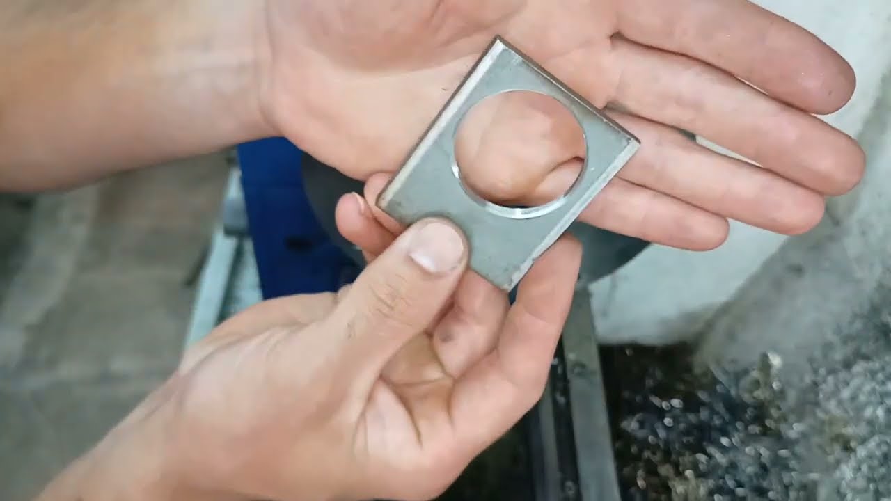 Abrindo furo em barra chata de aço inox no torno de bancada