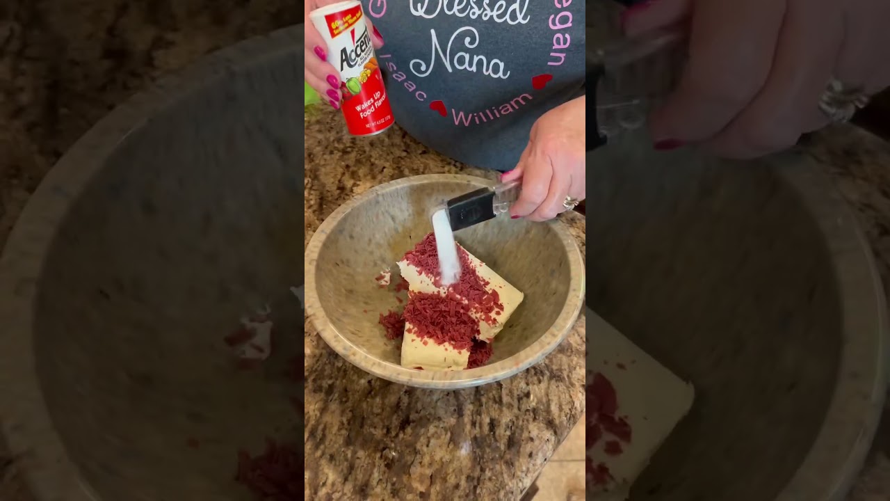 Chipped Beef Cheese Ball RECIPE on dinnerin321.com #recipe #appetizer #easyrecipe #cheese #holiday