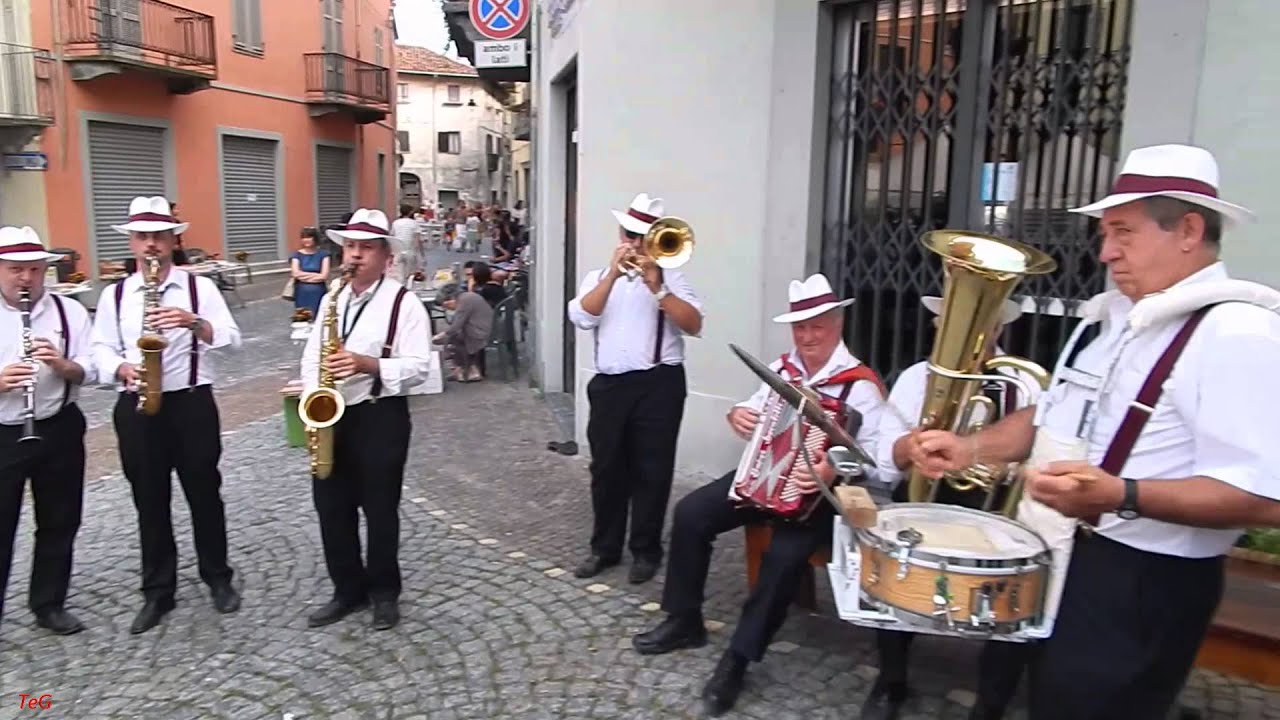 Il gruppo musicale J'amis d'Albian - video 2