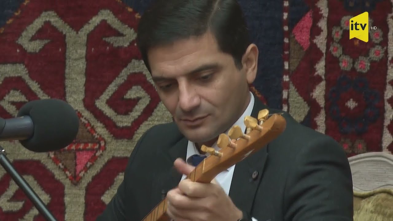 Seyyad Aydinoglu & Roman Azafli Esgi libas gibi