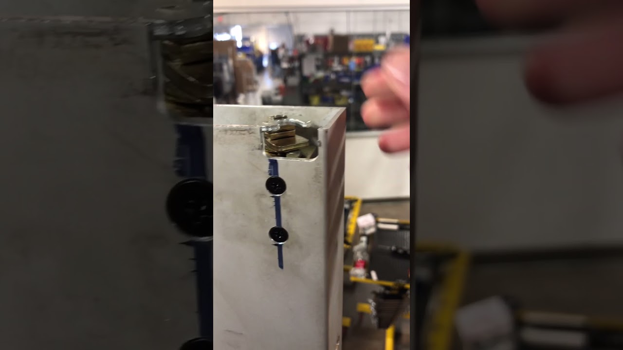Adams Rite 8600 Series Narrow Stile CVR Exit Device | The Actuator in Action