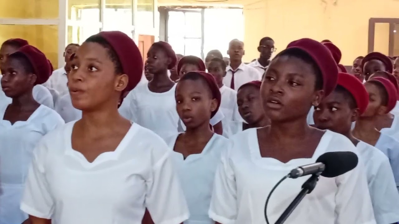 ANGELIC VOICES IN SONG: COLLEGE CHOIR 