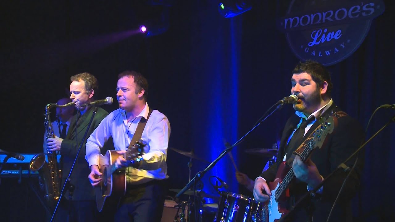 THINKING OUT LOUD (ED SHEERAN) - HARLEQUIN LIVE AT MONROES, GALWAY