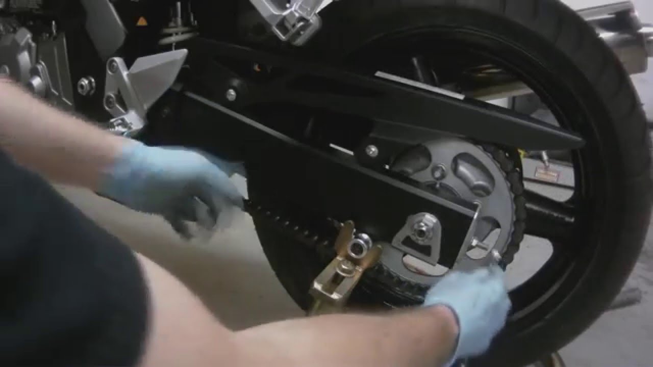 Suzuki SV 650 Rear Wheel Removal