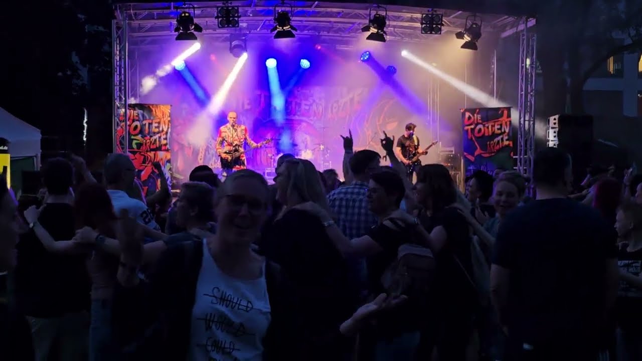 Die Toten Ärzte - Jägermeister  Live auf Andernach rockt