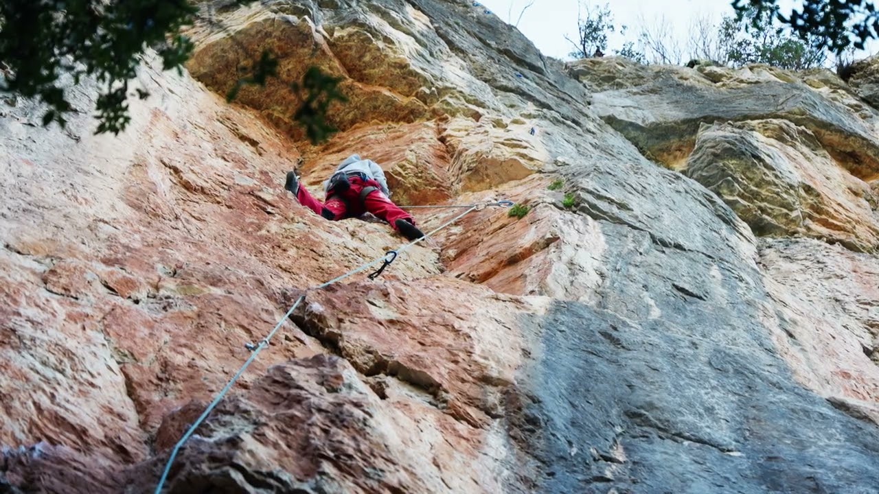 Kid. Via El Frare /6b. Onsight at 2nd go. Agraïment/ @hashruns pel filmin’ boy i Peridot, el mas fly