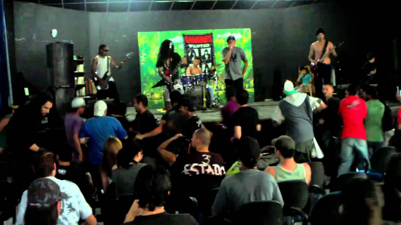 Banda Tia Beth  (Ninguem esta salvo e Rock de suburbio)