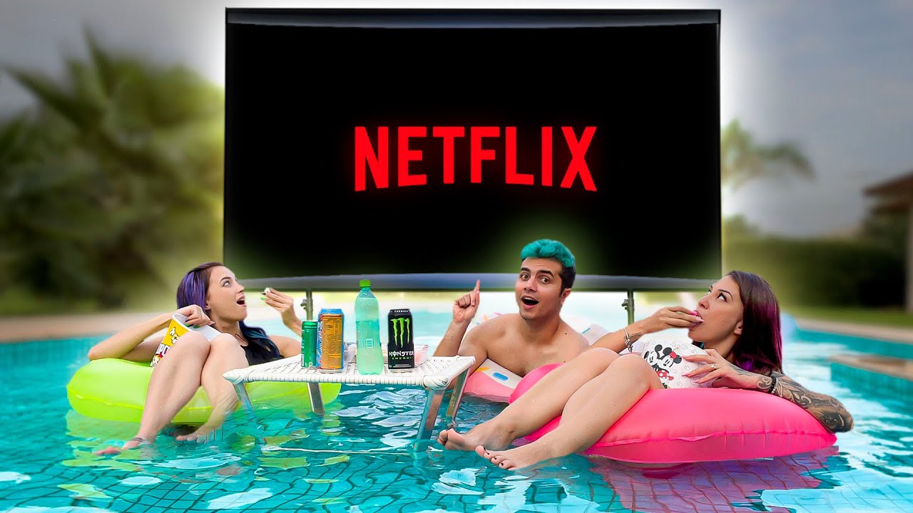 FIZ UM CINEMA NA PISCINA ! - Maloucos