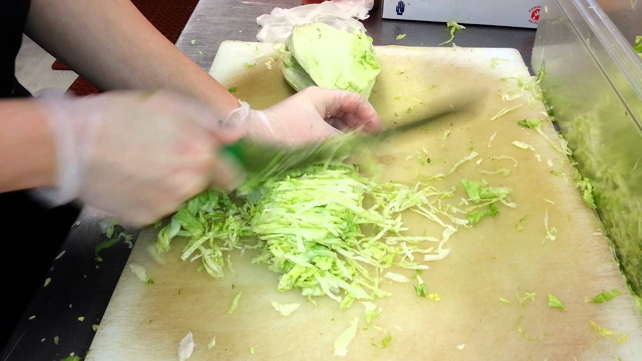 How to properly and elegantly chop lettuce